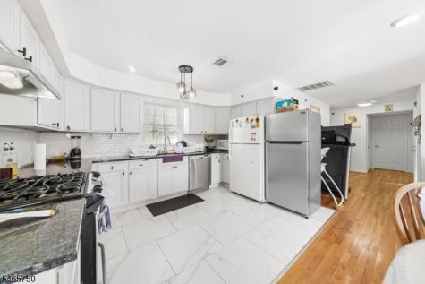208 Oak Street Elizabeth NJ 07201