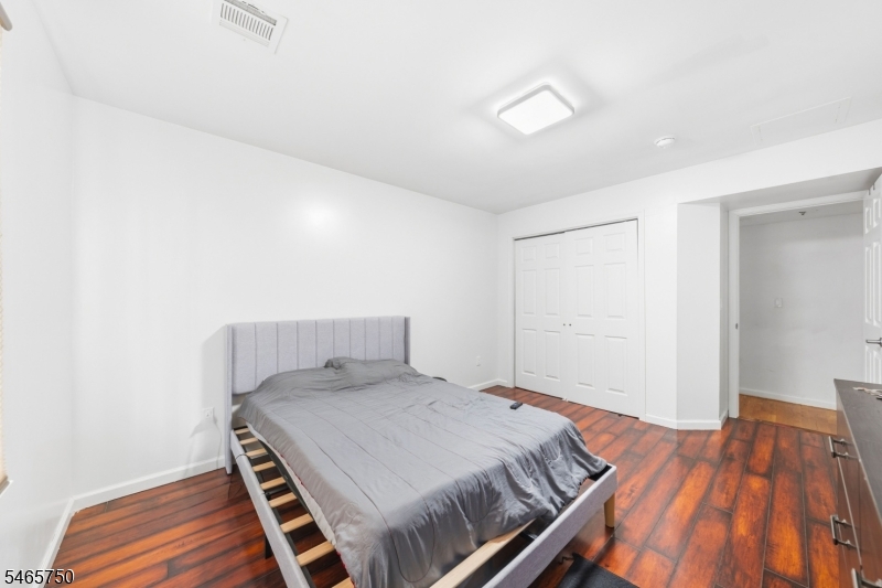 208 Oak Street Elizabeth NJ 07201