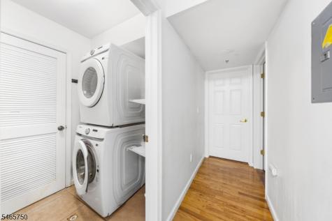 208 Oak Street Elizabeth NJ 07201