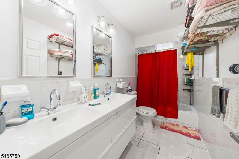 208 Oak Street Elizabeth NJ 07201