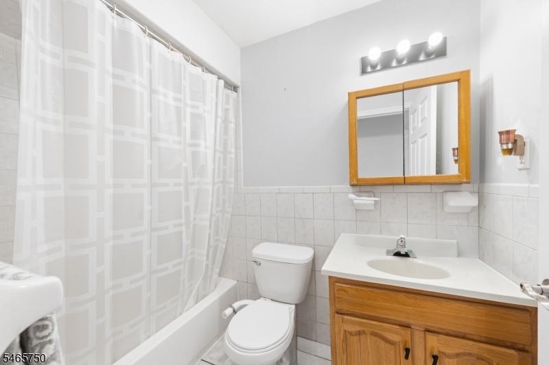208 Oak Street Elizabeth NJ 07201