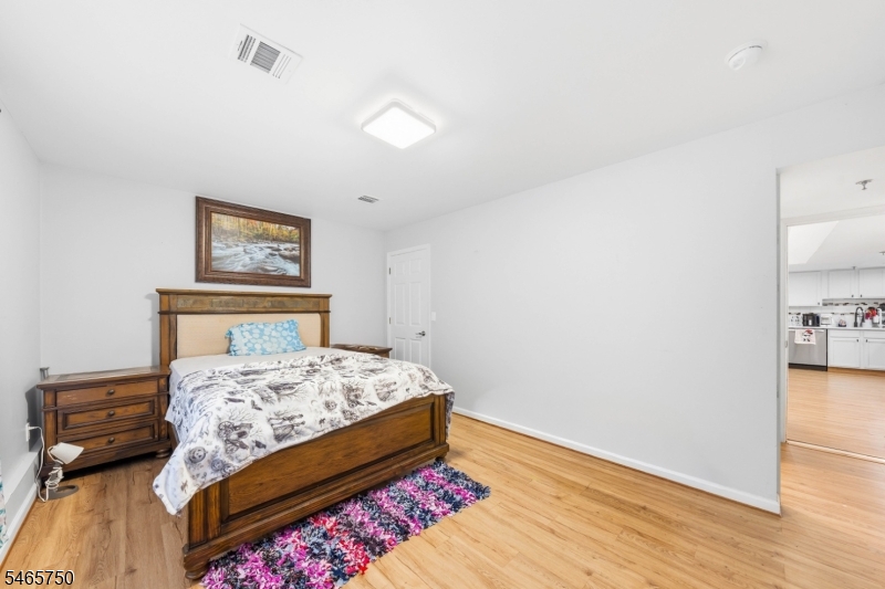 208 Oak Street Elizabeth NJ 07201