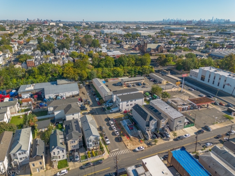 208 Oak Street Elizabeth NJ 07201