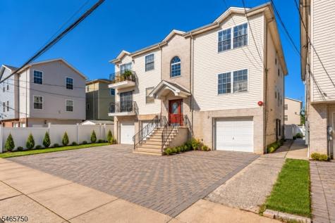 208 Oak Street Elizabeth NJ 07201