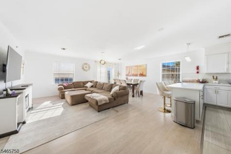 208 Oak Street Elizabeth NJ 07201