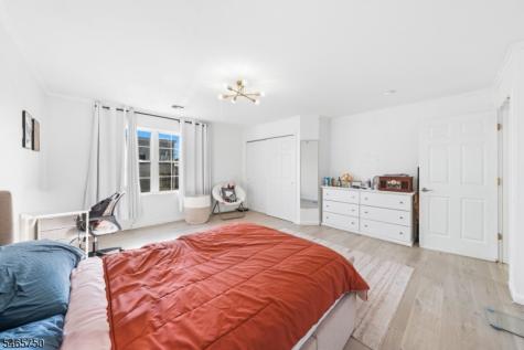 208 Oak Street Elizabeth NJ 07201