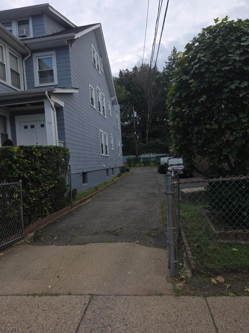 109 Burchard Avenue East Orange NJ 07017