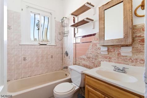 196 Sussex Avenue Newark NJ 07103