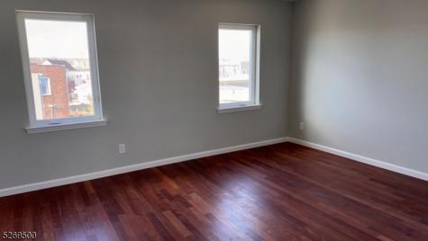 560 N 11th Street Newark NJ 07107