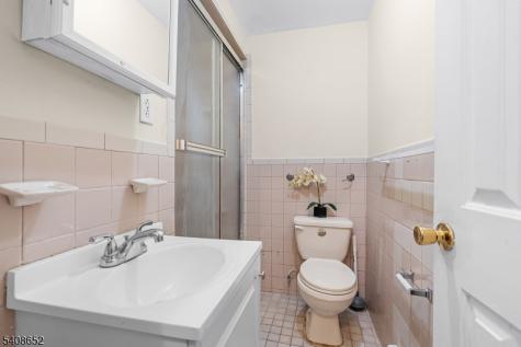 274 Greylock Parkway Belleville NJ 07109