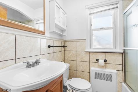 274 Greylock Parkway Belleville NJ 07109