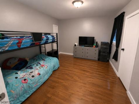 697 N 5th Street Newark NJ 07107