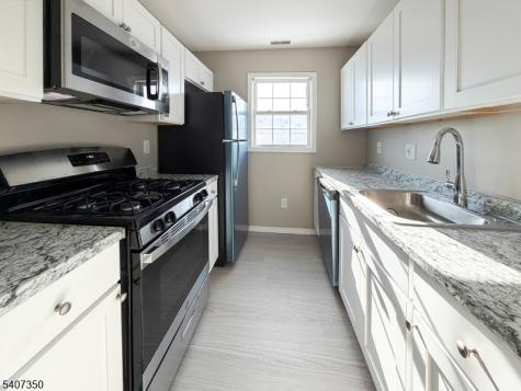 48 Holland Street Newark NJ 07103