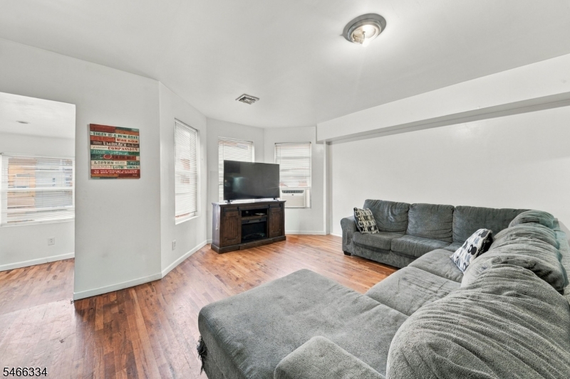 112 4TH Avenue Paterson NJ 07524