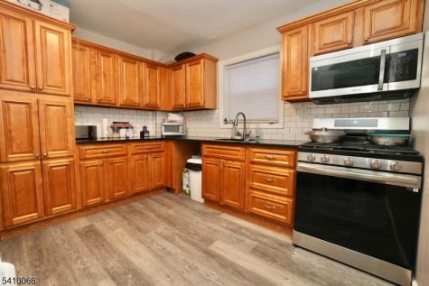 172 Delavan Avenue Newark NJ 07104