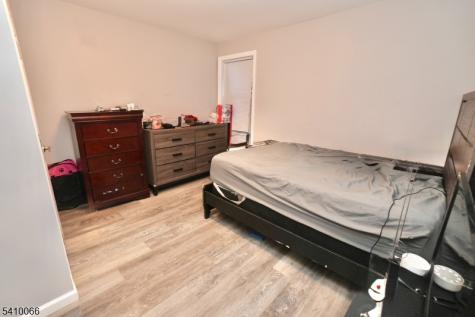 172 Delavan Avenue Newark NJ 07104