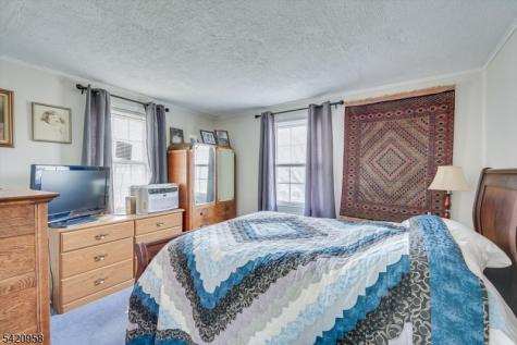 346 N 6th Avenue Manville NJ 08835