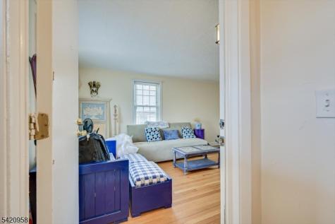 346 N 6th Avenue Manville NJ 08835