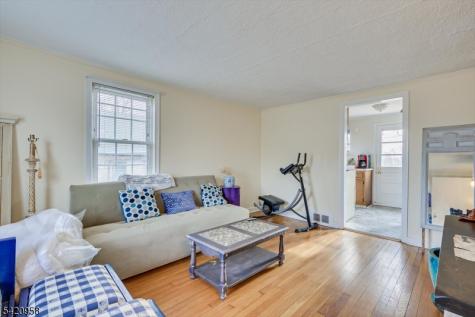 346 N 6th Avenue Manville NJ 08835