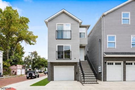 54 Holland Street Newark NJ 07103