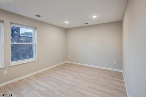54 Holland Street Newark NJ 07103