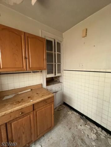 51 Brookwood Street East Orange NJ 07018