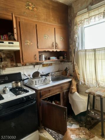 51 Brookwood Street East Orange NJ 07018