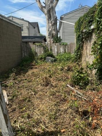 51 Brookwood Street East Orange NJ 07018