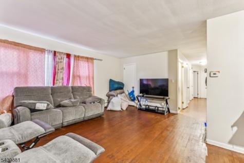 18 Gifford Court Maplewood NJ 07040