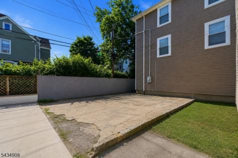 148 N 15th Street East Orange NJ 07017