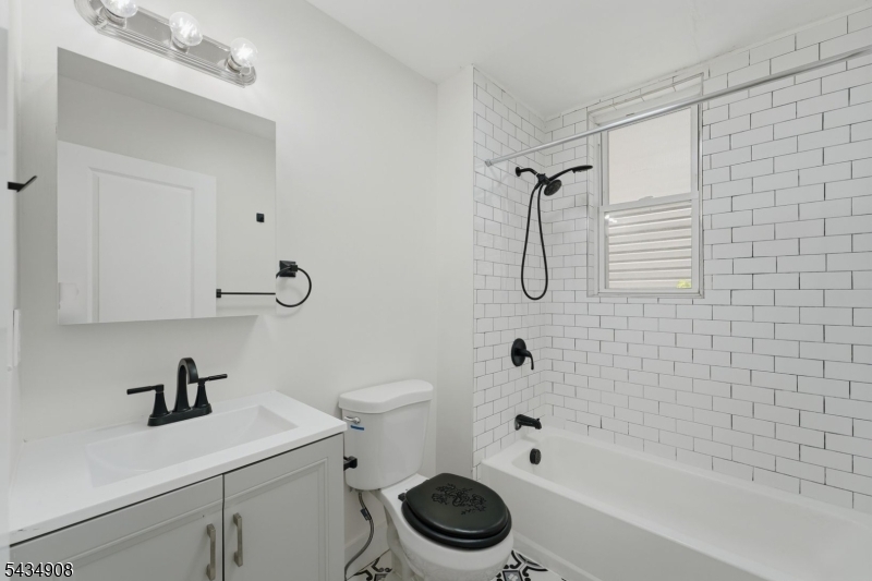 148 N 15th Street East Orange NJ 07017