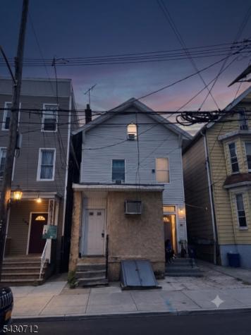 150 Garside Street Newark NJ 07104