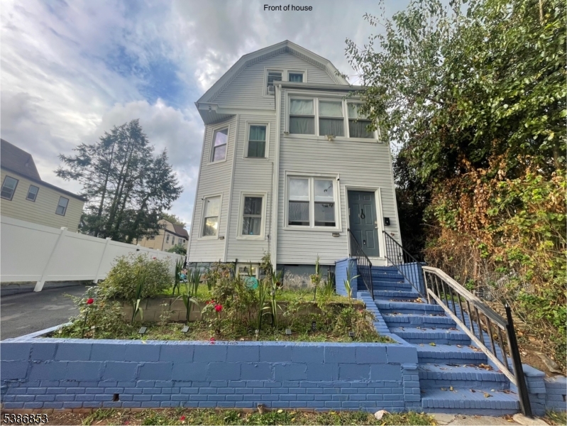 10 Charles Street East Orange NJ 07017