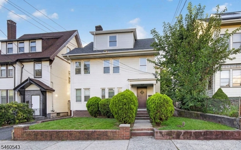 23 Leo Place Newark NJ 07108