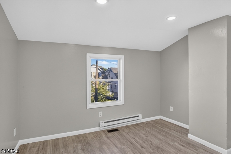 23 Leo Place Newark NJ 07108