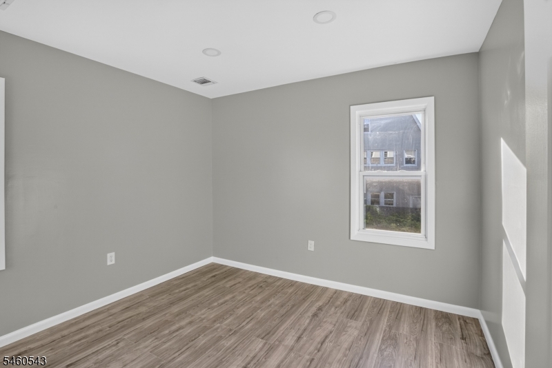 23 Leo Place Newark NJ 07108