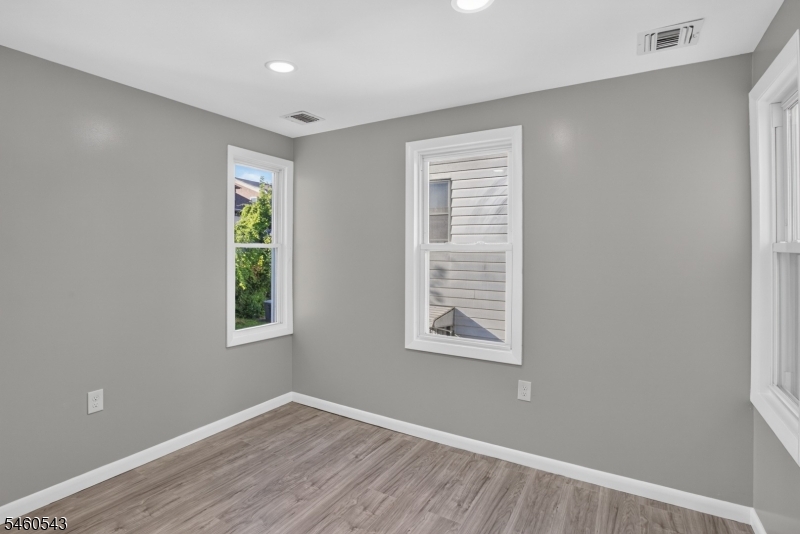 23 Leo Place Newark NJ 07108