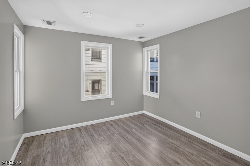 23 Leo Place Newark NJ 07108