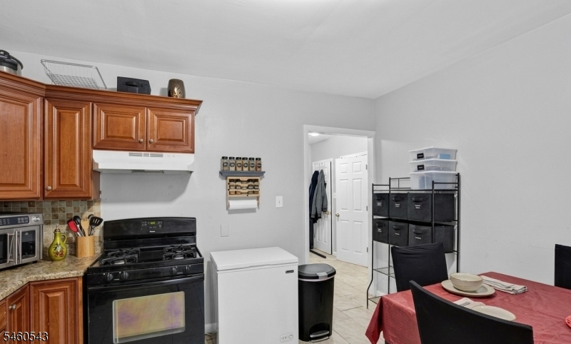 23 Leo Place Newark NJ 07108
