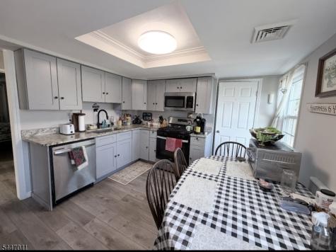 11 Gaston Avenue Raritan NJ 08869