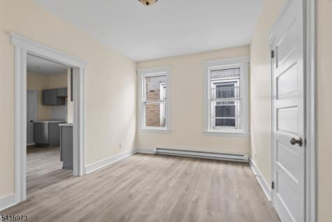33 Delaware Street Elizabeth NJ 07206