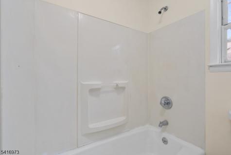 33 Delaware Street Elizabeth NJ 07206