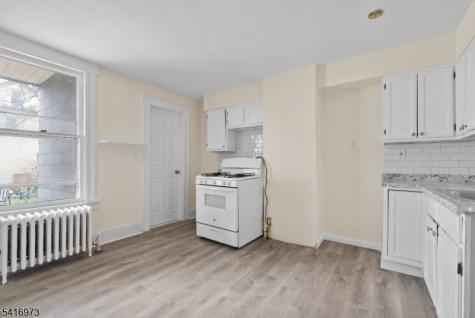 33 Delaware Street Elizabeth NJ 07206