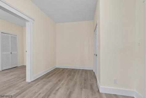 33 Delaware Street Elizabeth NJ 07206