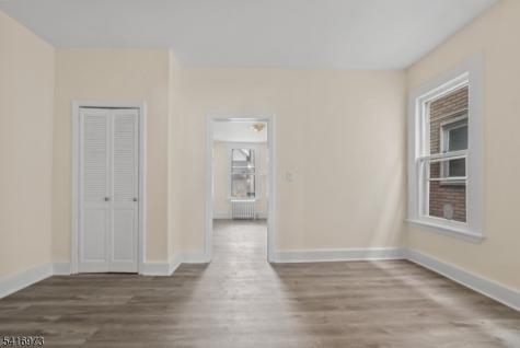 33 Delaware Street Elizabeth NJ 07206