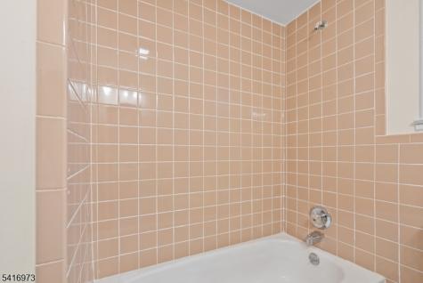 33 Delaware Street Elizabeth NJ 07206