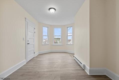 33 Delaware Street Elizabeth NJ 07206