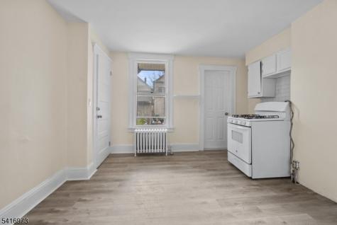 33 Delaware Street Elizabeth NJ 07206