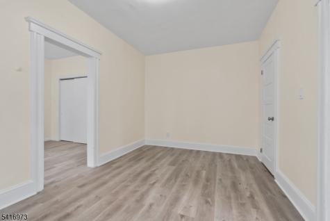 33 Delaware Street Elizabeth NJ 07206