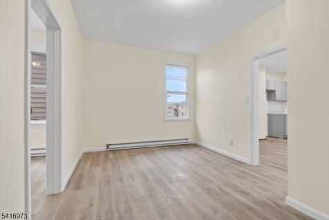 33 Delaware Street Elizabeth NJ 07206